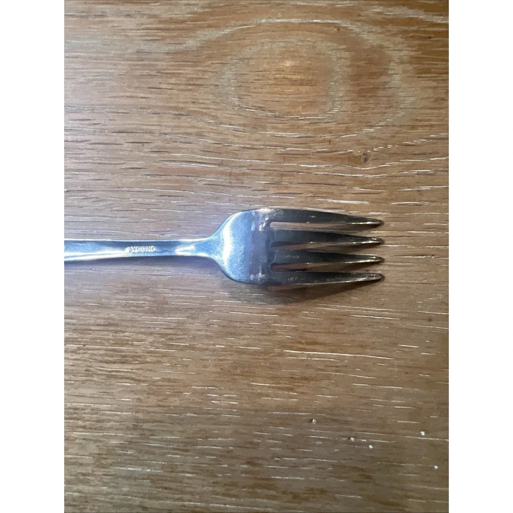 Oneida USA Stainless HUMPTY DUMPTY Small‎ / Child Fork 6